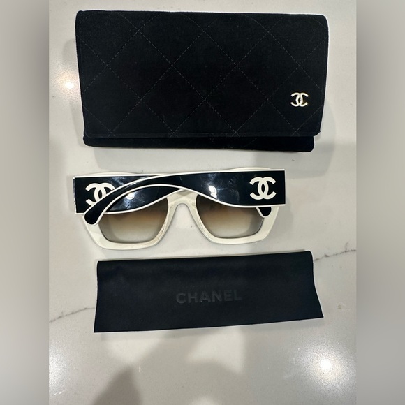 CHANEL Black and White Butterfly Sunglasses - Picture 2 of 6